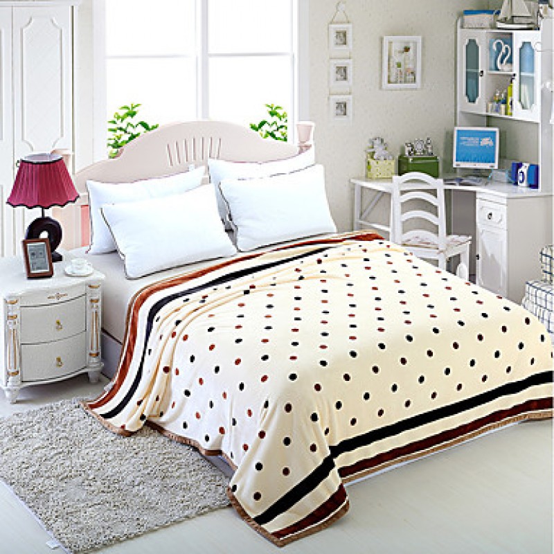 Recommend Chocolate Dots 100% Flannel Bl...